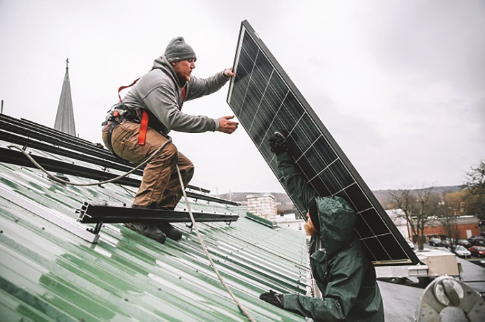 Renovus Solar at work on a rooftop